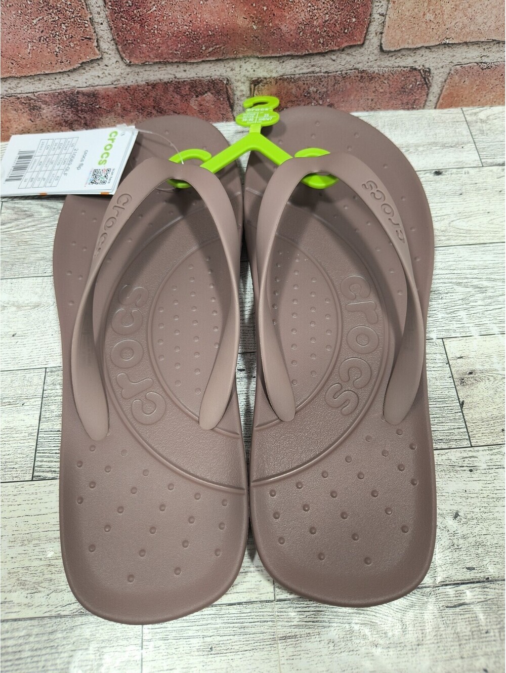 Crocs Flip Flops Men's Size 7 Women's Size 9 Mocha Sandals 210089-0LF NWT - Picture 7 of 9